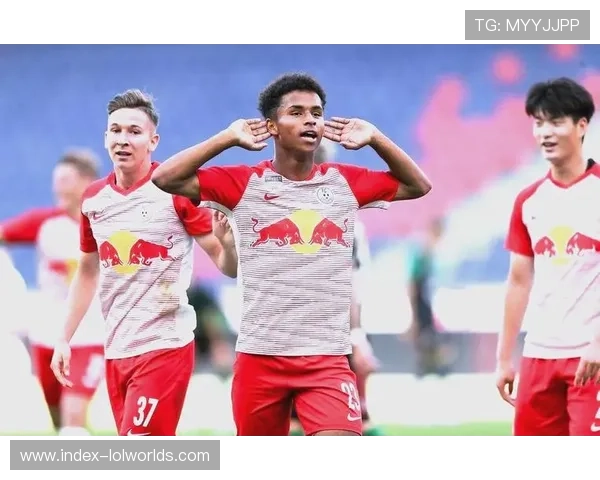 多特蒙德与阿德耶米展开续约谈判,球员改投门德斯旗下